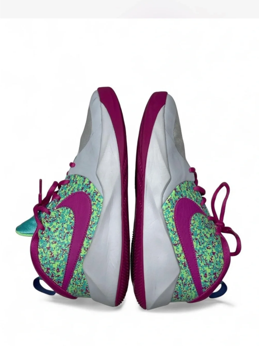 Nike Team Hustle D 9 DIGI Pink Teal Basketball Shoes Youth 6.5Y